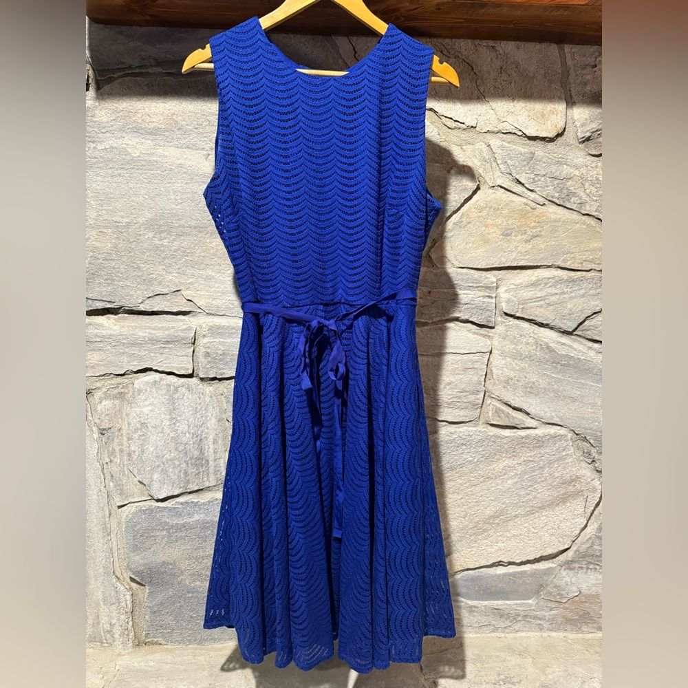 Elegant Blue Sleeveless Dress